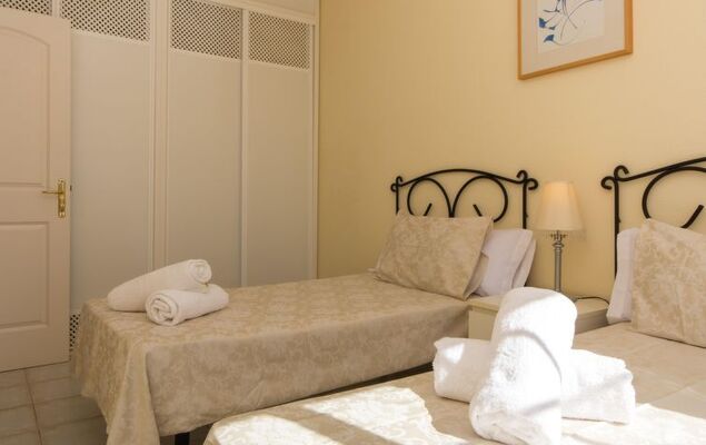 Jacqui Fewo - Photo 12